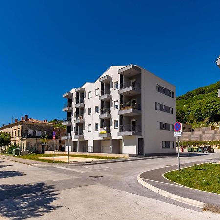 Seafront Villa Andrijana - Happy Rentals 플로민 외부 사진