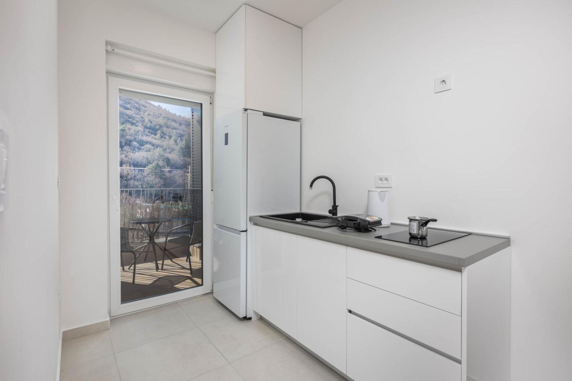 Seafront Villa Andrijana - Happy Rentals 플로민 외부 사진