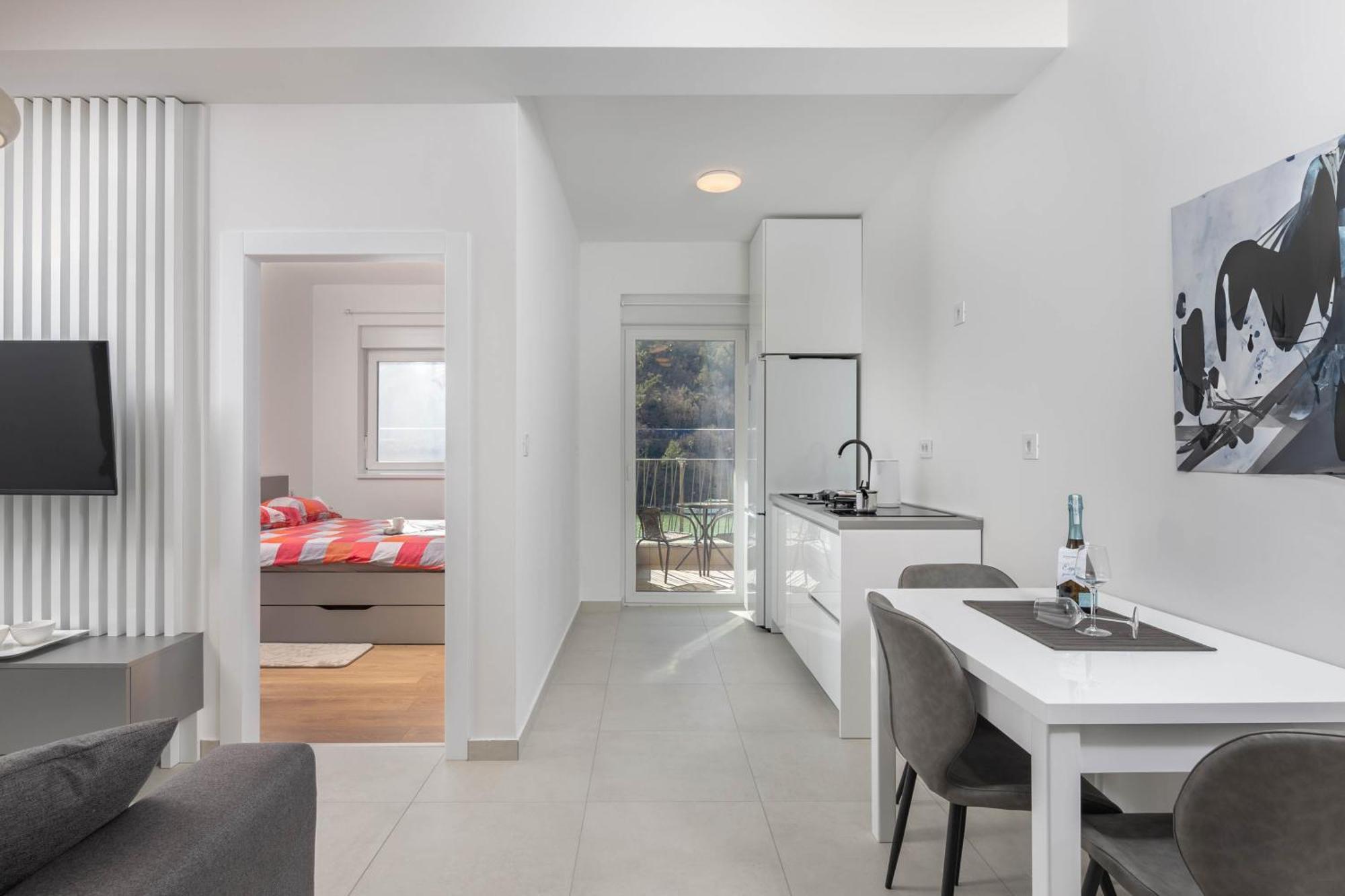 Seafront Villa Andrijana - Happy Rentals 플로민 외부 사진