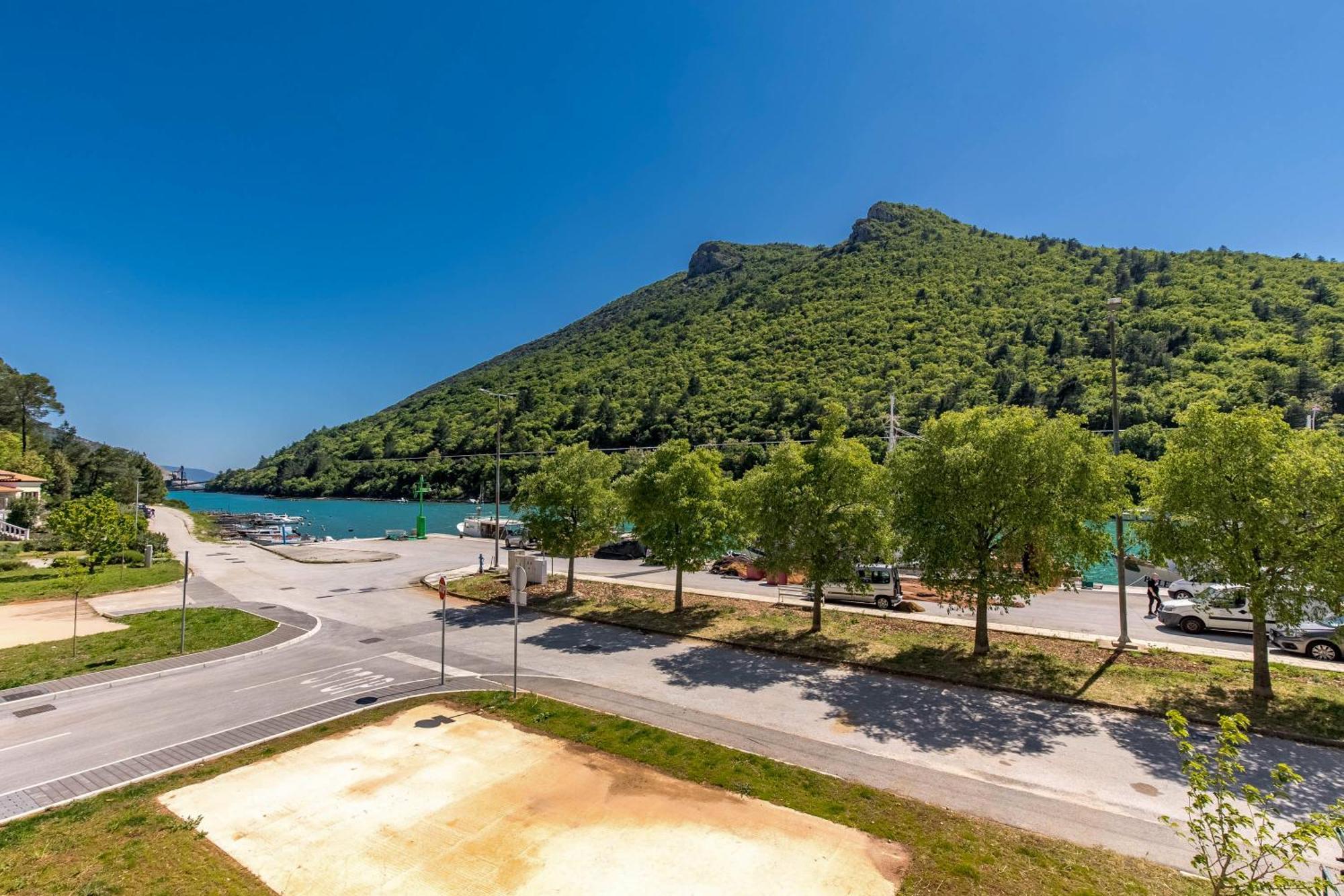 Seafront Villa Andrijana - Happy Rentals 플로민 외부 사진